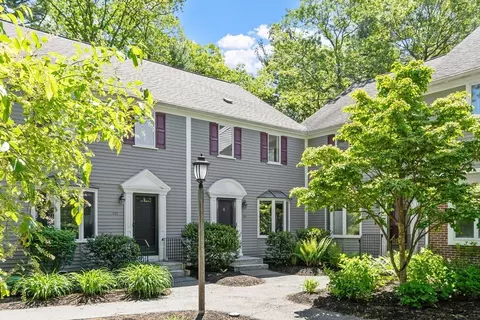 603 Foxwood Cir #603, Peabody, MA 01960