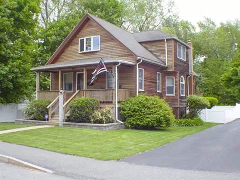 93 Crescent St, Rockland, MA 02370