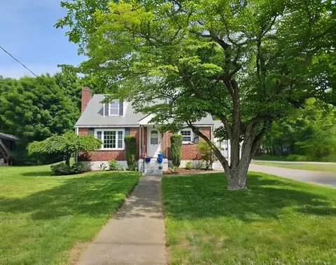 31 Elm St, Bellingham, MA 02019