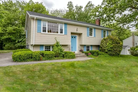 9 Linda St, Foxboro, MA 02035