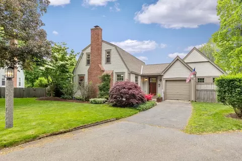 15 Hawthorne Rd, Hingham, MA 02043