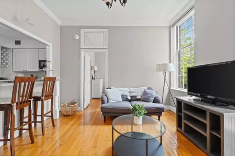 17 Bowdoin #2B, Boston, MA 02114