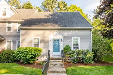 105 Twin Lakes Dr #105, Halifax, MA 02338