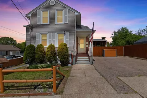8 Rosewood St, Pawtucket, RI 02860