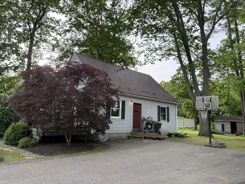 26 Horseshoe Cir, Ware, MA 01082 photo 2
