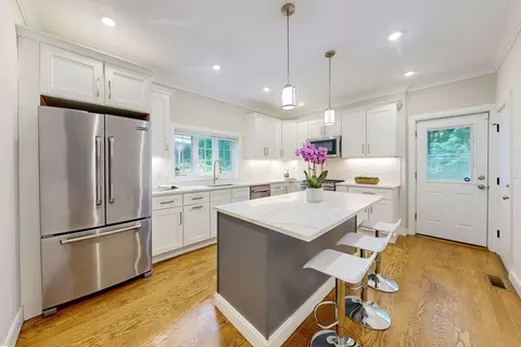 30 Pembroke St, Somerville, MA 02145