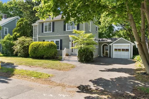11 Humphrey St, Marblehead, MA 01945