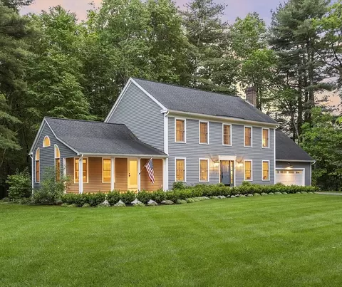 3 Misty Ln, Westford, MA 01886