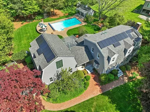 107 Westview Dr, Stoughton, MA 02072