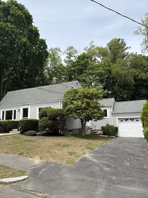 42 Hancock Rd, Wakefield, MA 01880