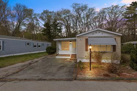 18 Taunton St #40, Plainville, MA 02762