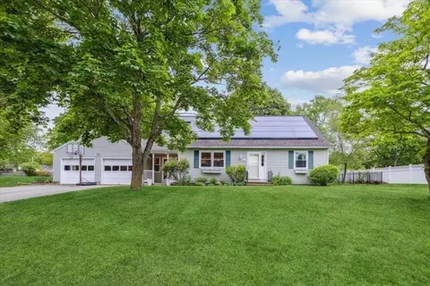 30 Lee St, Lancaster, MA 01523