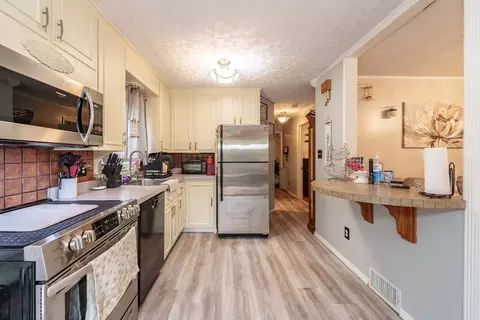 276 Oak St, Springfield, MA 01151 photo 25