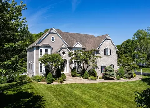 10 Oak St, Hopkinton, MA 01748