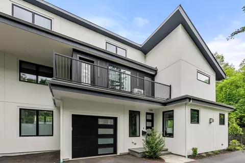 1242 Beacon St #1242, Waban, MA 02468
