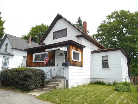 3 Anderson Ave, Worcester, MA 01604