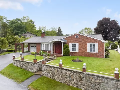 39 Longview St, Haverhill, MA 01830