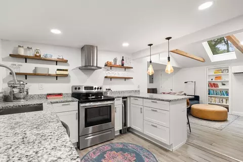 47 S Shore Rd, Holbrook, MA 02343