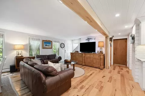 Living - 15 Youngs Rd, Gloucester, MA 01930 photo 1 of 3