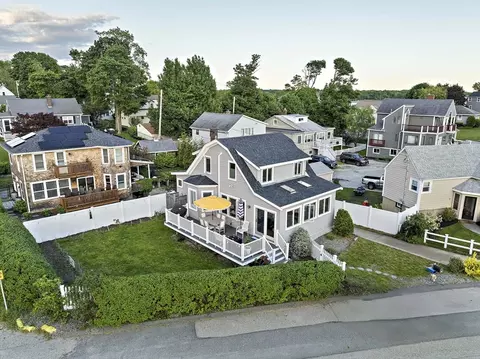 25 Fort Point Rd, Weymouth, MA 02191