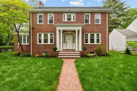 155 Woodward St, Newton, MA 02461