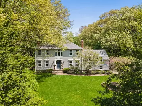 19 Meadowsweet Rd, West Newbury, MA 01985