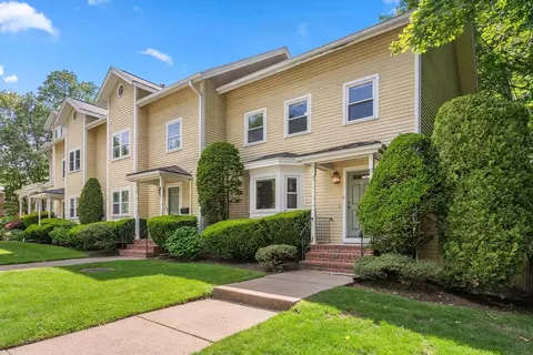 3 Parker St #3, Newton, MA 02459