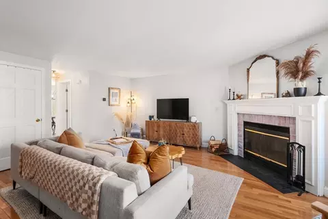 128 Parker St #4C, Acton, MA 01720