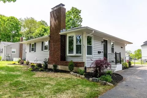 62 Forest St, Middleboro, MA 02346