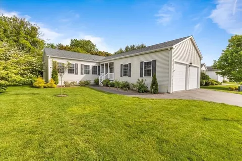 23 Brookstone #23, Bridgewater, MA 02324