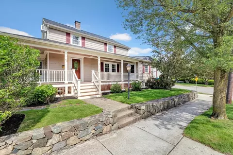 93 Mystic St, Medford, MA 02155