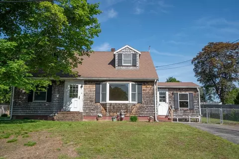 9 Bowlen Ave, Newburyport, MA 01950