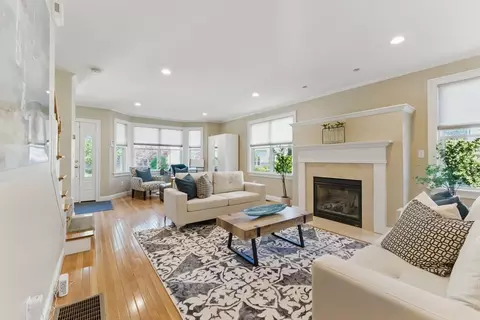 48 Bacon St #48, Watertown, MA 02472