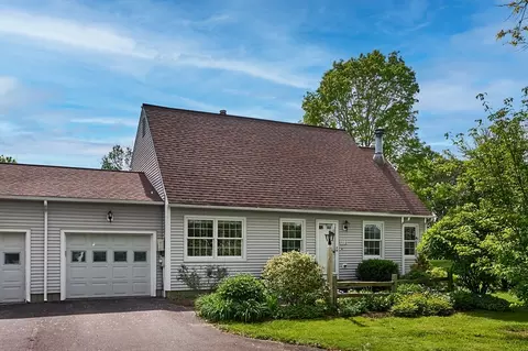 11 Mill Village Rd #B, Deerfield, MA 01373