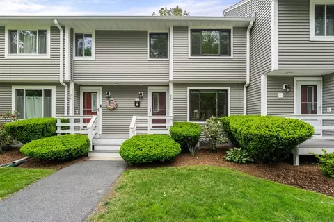 28 Hartshorn Pl #28, Walpole, MA 02081