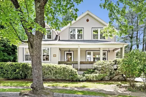 27 Central Ter, Auburndale, MA 02466