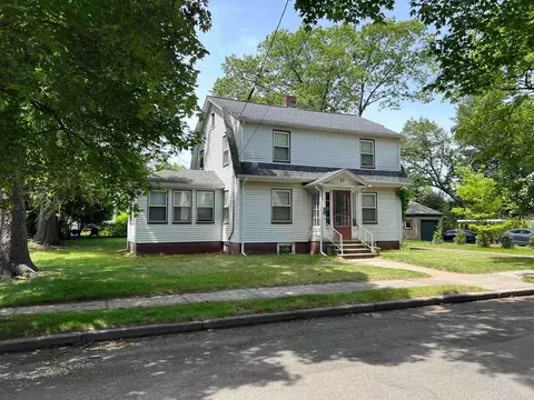 25 Kenyon St, Newton, MA 02465