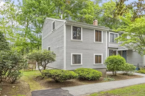 34 Staffordshire Ln #34, Concord, MA 01742