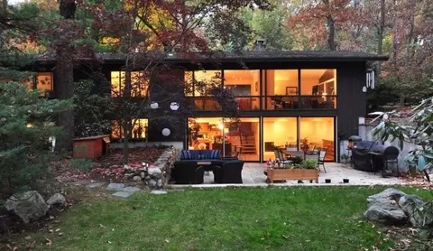 11 Trotting Horse Dr, Lexington, MA 02421