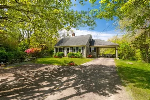 21 Haynes Ave, Falmouth, MA 02540