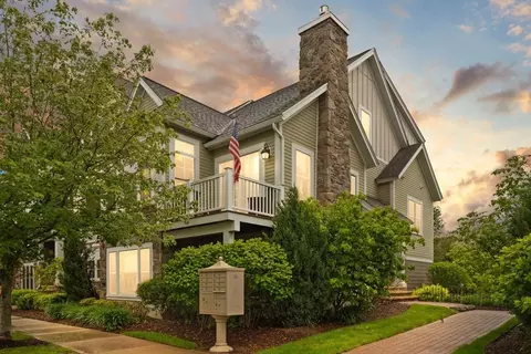 44 Stonehaven Dr, Weymouth, MA 02190