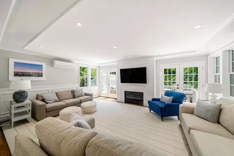 53 Windsor Rd, Wellesley, MA 02481 photo 11
