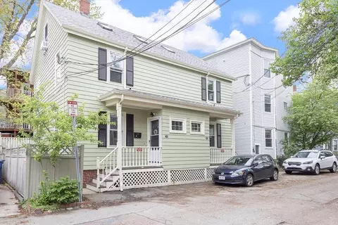 22-24 Harris St #24, Cambridge, MA 02140