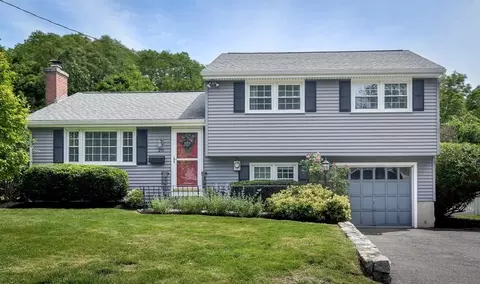 28 Foster Dr, Framingham, MA 01701
