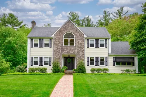 5 Pheasant Run, East Bridgewater, MA 02333