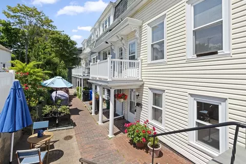 39 School St, Brookline, MA 02446