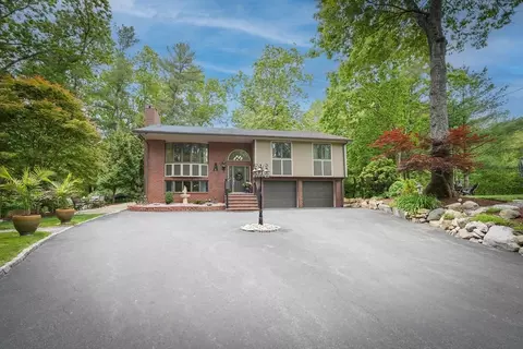 597 Fisher Rd, Dartmouth, MA 02747