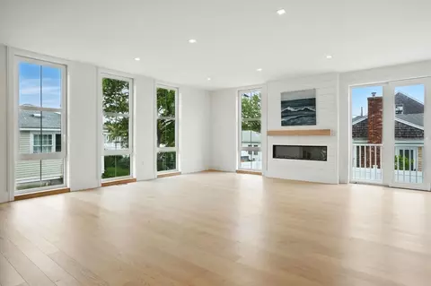 176 Plymouth Ave, Marshfield, MA 02050