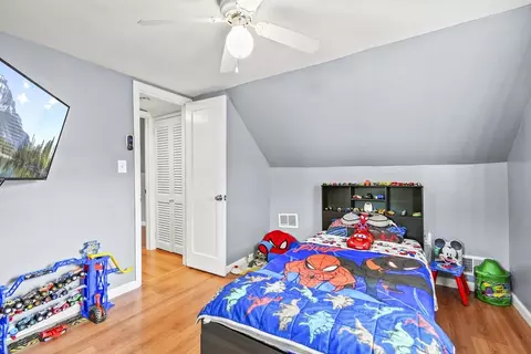 265 Pheland St, Springfield, MA 01109 photo 17