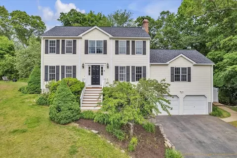 15 Sequoia Ln, Uxbridge, MA 01569